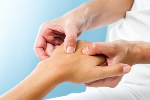 5 Essential Oils to Help Tackle Arthritis Pain